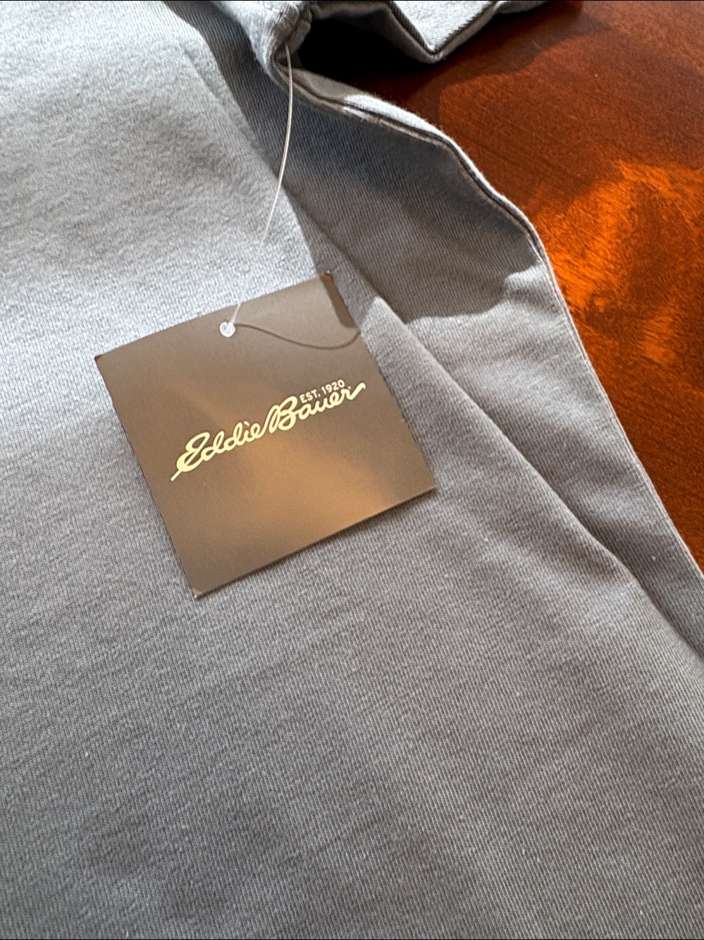 Eddie Bauer Men's Crew Neck T-Shirt in Legend Wash Grey NWT - Picture 3 of 4